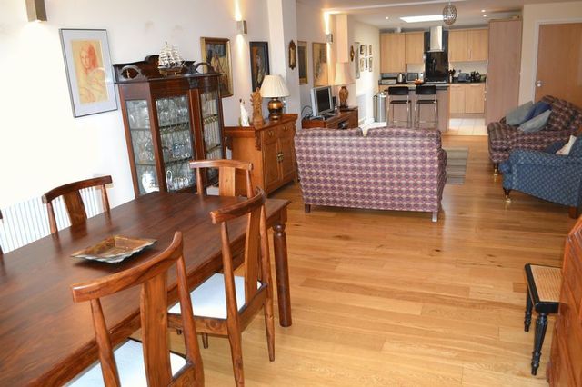  Image of 3 Bedroom Terraced for sale at Stocks Close Hildenborough Tonbridge, TN11 8AY