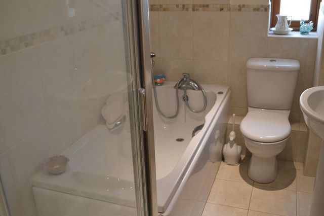  Image of 3 Bedroom Terraced for sale at Stocks Close Hildenborough Tonbridge, TN11 8AY