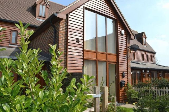  Image of 3 Bedroom Terraced for sale at Stocks Close Hildenborough Tonbridge, TN11 8AY