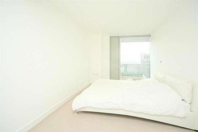  Image of 1 Bedroom Flat to rent at 22 Marsh Wall  Canary Wharf, E14 9AL