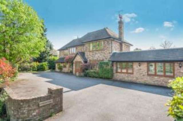  Image of 4 Bedroom Detached for sale at Maidenhead Berkshire Holyport, SL6 2EX