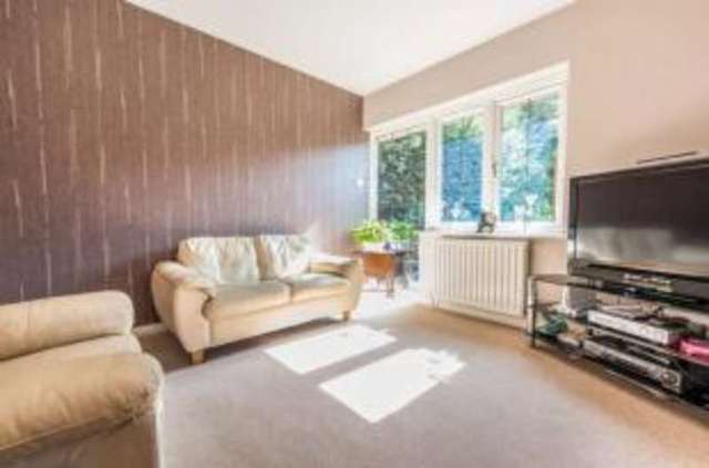  Image of 4 Bedroom Detached for sale at Maidenhead Berkshire Holyport, SL6 2EX