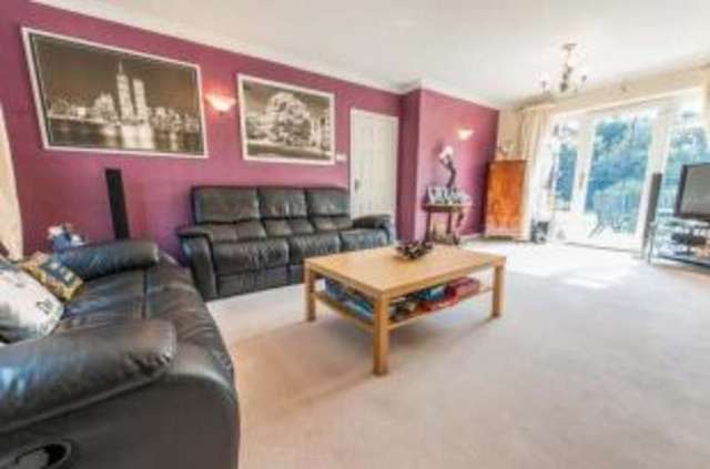  Image of 4 Bedroom Detached for sale at Maidenhead Berkshire Holyport, SL6 2EX