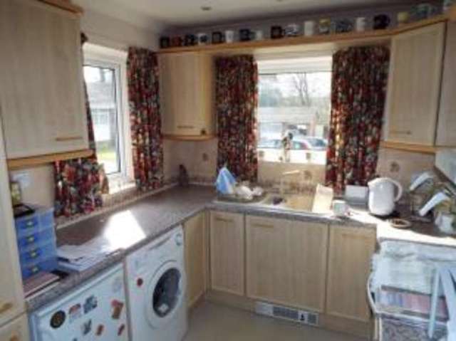  Image of 2 Bedroom Bungalow for sale at Midhurst West Sussex Midhurst, GU29 9QZ