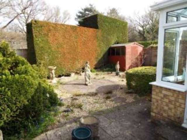  Image of 2 Bedroom Bungalow for sale at Midhurst West Sussex Midhurst, GU29 9QZ