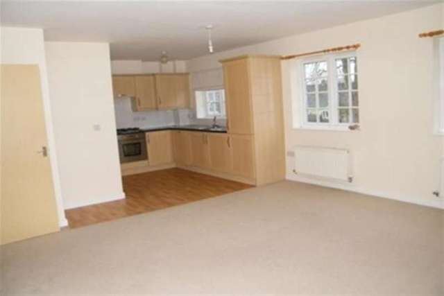  Image of 2 Bedroom Flat to rent at Tetbury, GL8 8SZ