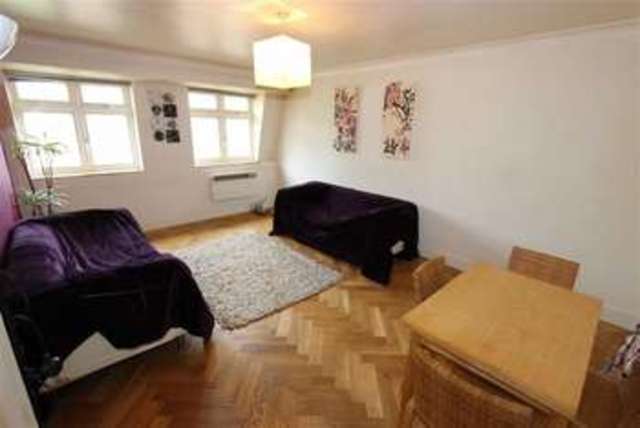  Image of 2 Bedroom Flat to rent at Newminster Court Enfield Enfield, EN2 8QW