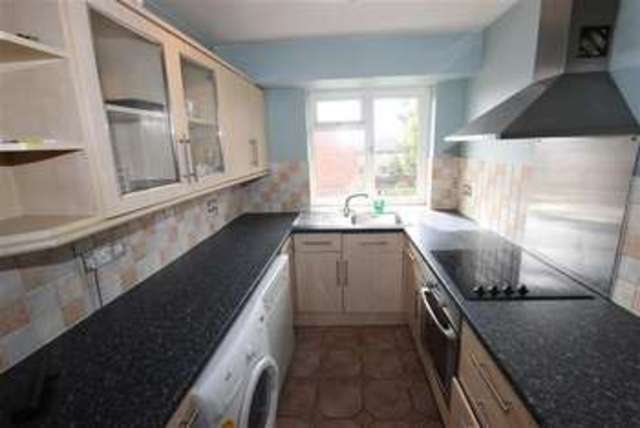  Image of 2 Bedroom Flat to rent at Newminster Court Enfield Enfield, EN2 8QW