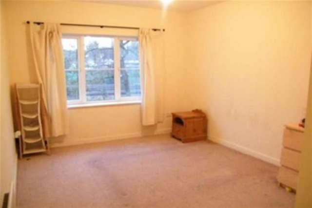  Image of 2 Bedroom Flat to rent at Birmingham, B31 2PW