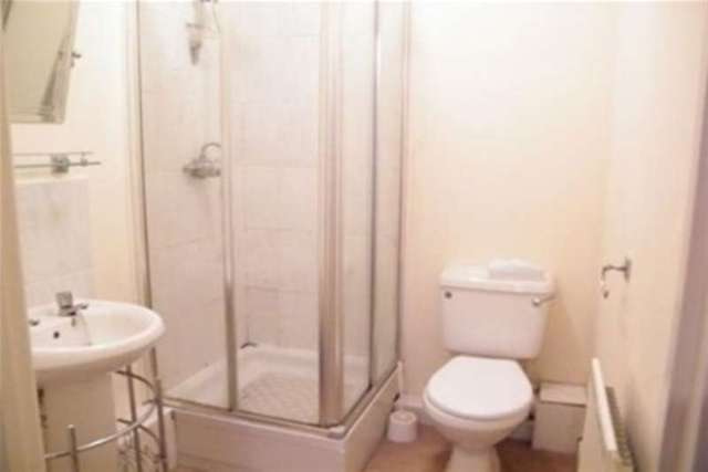  Image of 2 Bedroom Flat to rent at Birmingham, B31 2PW