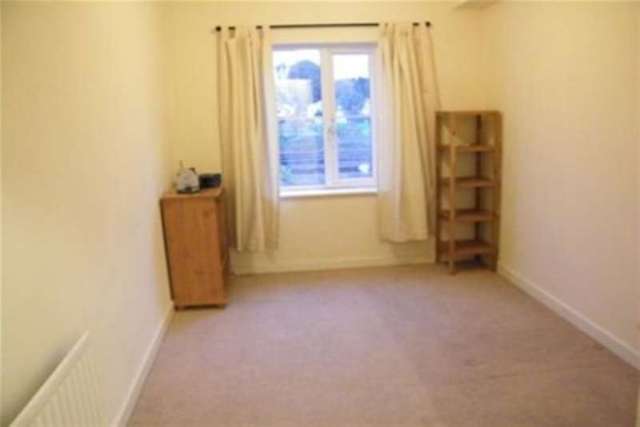  Image of 2 Bedroom Flat to rent at Birmingham, B31 2PW