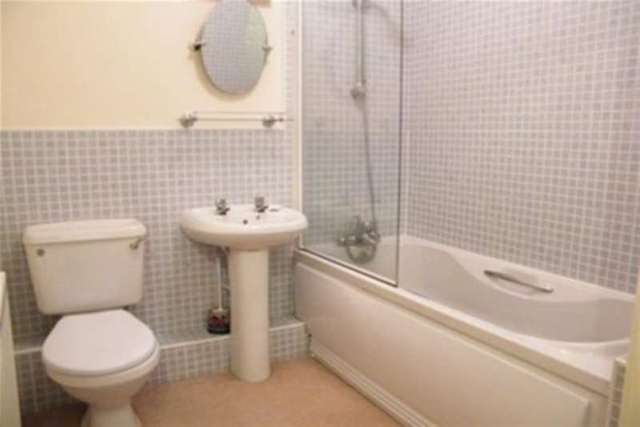 Image of 2 Bedroom Flat to rent at Birmingham, B31 2PW