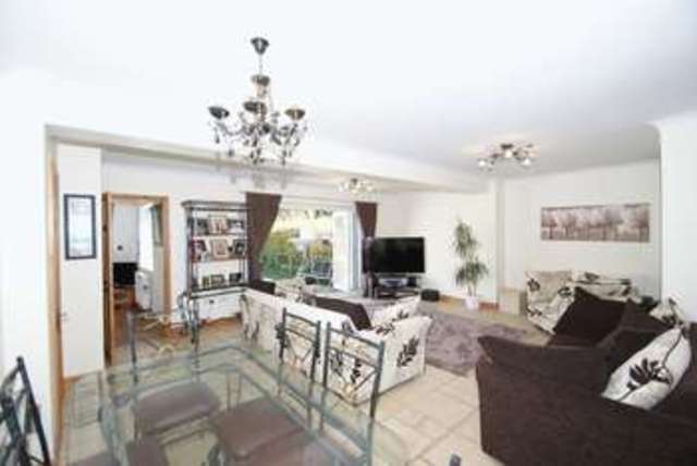  Image of 4 Bedroom Semi-Detached to rent at Orchard Close  South Ockendon, RM15 6HS