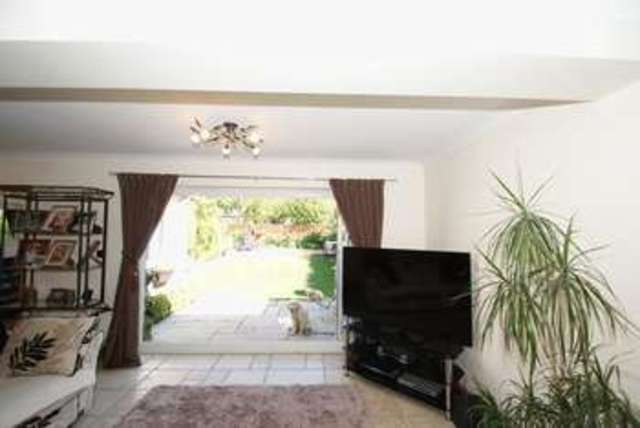  Image of 4 Bedroom Semi-Detached to rent at Orchard Close  South Ockendon, RM15 6HS