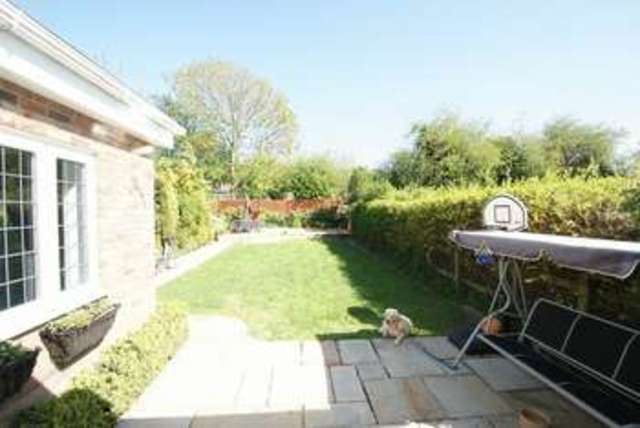 Image of 4 Bedroom Semi-Detached to rent at Orchard Close  South Ockendon, RM15 6HS