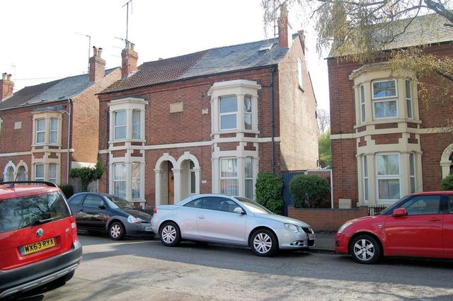  Image of 3 Bedroom Semi-Detached for sale at Oxford Road  Gloucester, GL1 3ED