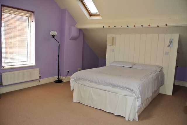  Image of 3 Bedroom Semi-Detached for sale at Oxford Road  Gloucester, GL1 3ED