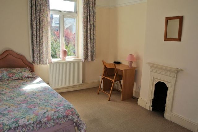  Image of 3 Bedroom Semi-Detached for sale at Oxford Road  Gloucester, GL1 3ED