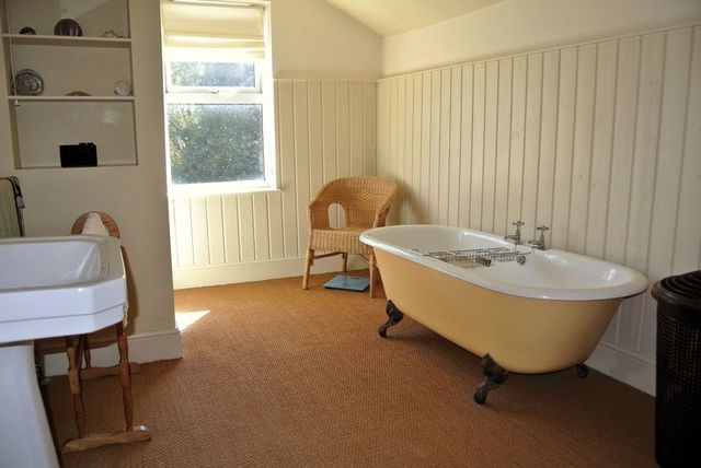  Image of 3 Bedroom Semi-Detached for sale at Oxford Road  Gloucester, GL1 3ED