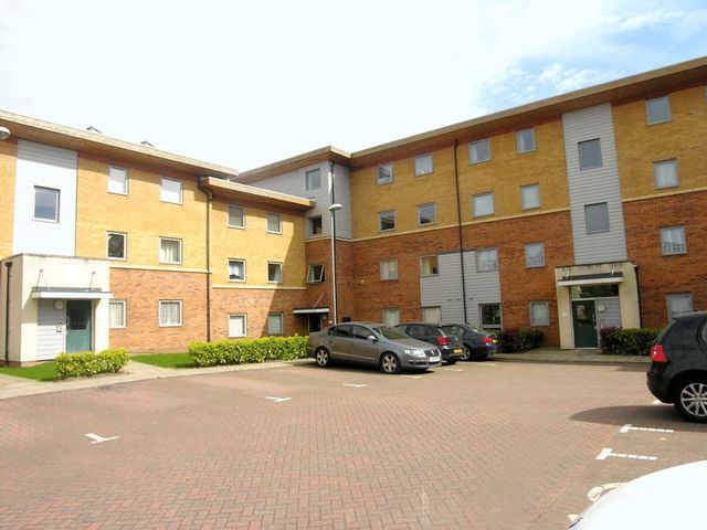  Image of 2 Bedroom Flat for sale at Millicent Grove  Palmers Green, N13 6HQ