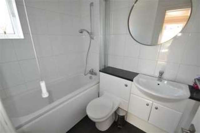  Image of 3 Bedroom Property for sale at Pirie Avenue Worcester Worcester, WR4 0NE