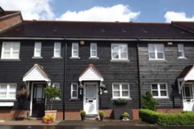  Image of 3 Bedroom Terraced for sale at Loughton Essex Loughton, IG10 4PP