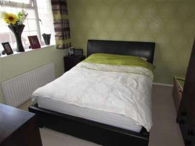  Image of 3 Bedroom Property to rent at Roedean Close Luton Luton, LU2 8QW