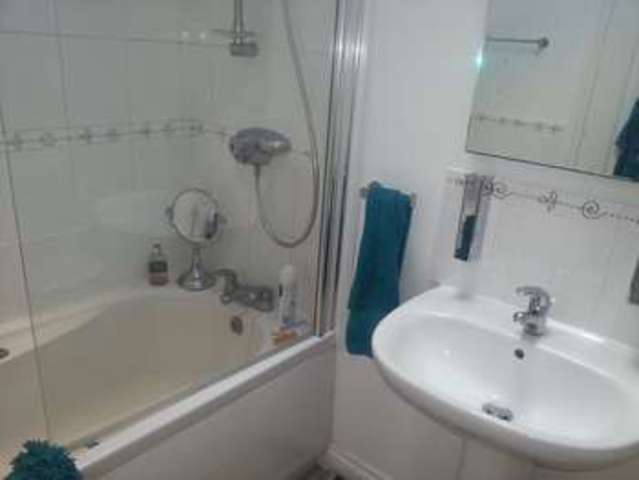  Image of 2 Bedroom Flat to rent at Rowley Road  Torquay, TQ1 4PW