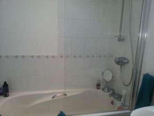  Image of 2 Bedroom Flat to rent at Rowley Road  Torquay, TQ1 4PW