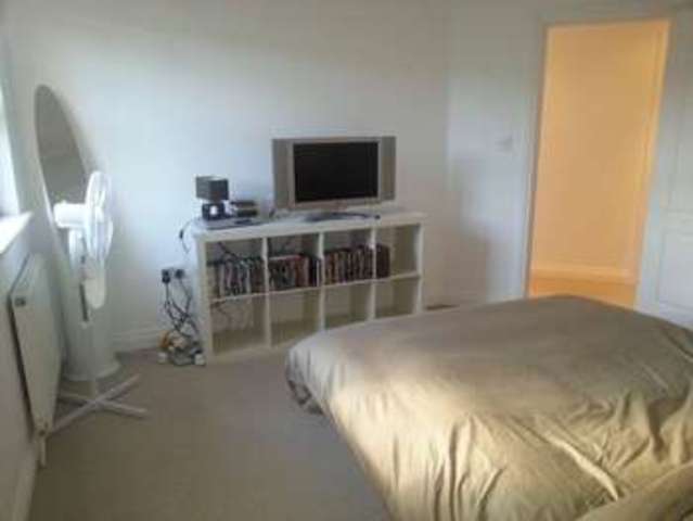 Image of 2 Bedroom Flat to rent at Rowley Road  Torquay, TQ1 4PW