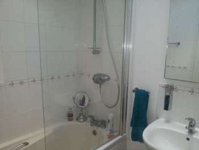  Image of 2 Bedroom Flat to rent at Rowley Road  Torquay, TQ1 4PW