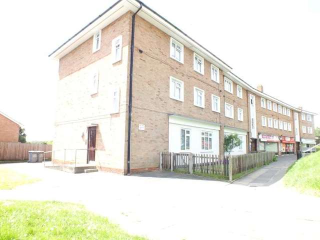 Image of 3 Bedroom Flat to rent at Reading Berkshire Whitley, RG30 3DT