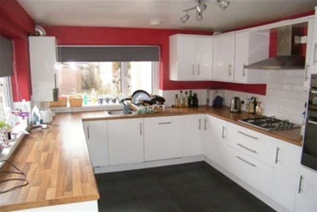  Image of 3 Bedroom Detached to rent at Cardiff, CF24 1DT