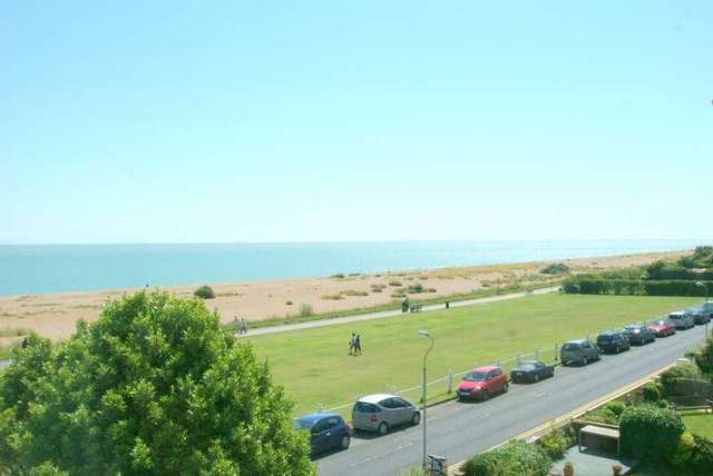  Image of 2 Bedroom Apartment to rent at The Beach  Walmer, CT14 7HJ
