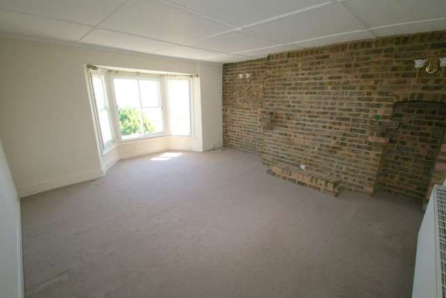  Image of 2 Bedroom Apartment to rent at The Beach  Walmer, CT14 7HJ