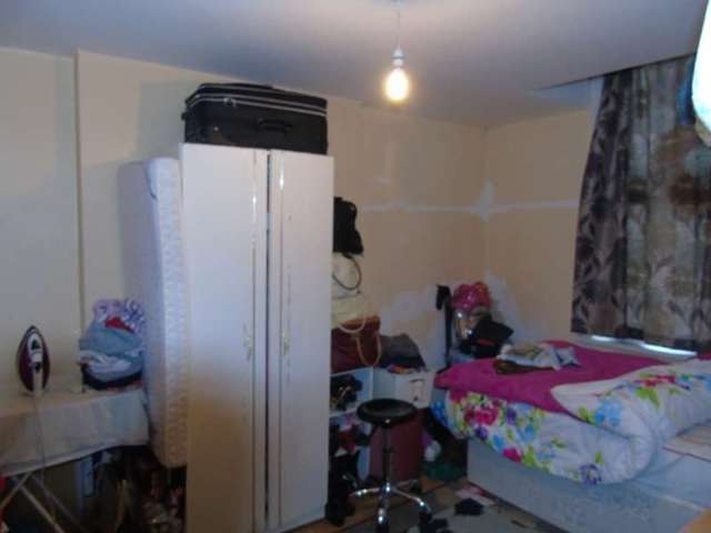  Image of 2 Bedroom Flat for sale at Brigstock Road  Thornton Heath, CR7 7JD