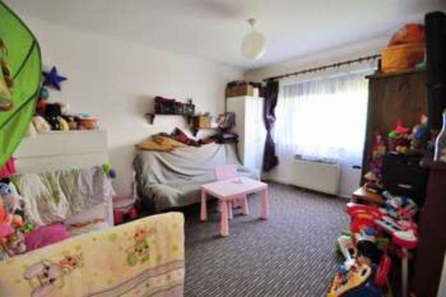  Image of 1 Bedroom Flat for sale at Chislehurst Kent Chislehurst, BR7 6DF