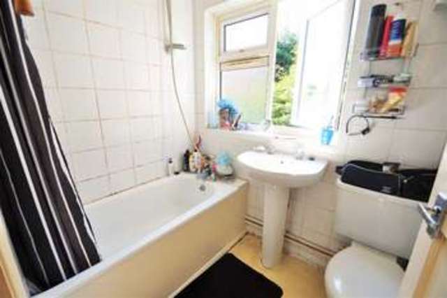  Image of 1 Bedroom Flat for sale at Chislehurst Kent Chislehurst, BR7 6DF