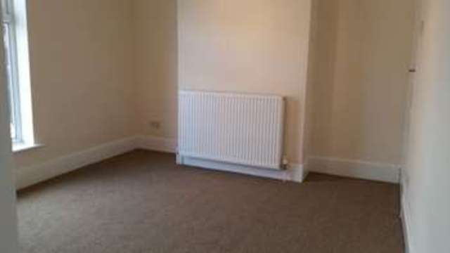  Image of 3 Bedroom Terraced to rent at Victoria Road  Ripley, DE5 3FW