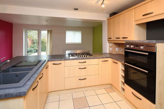  Image of 4 Bedroom Detached to rent at Walnut Close Aqueduct Telford, TF4 3TA