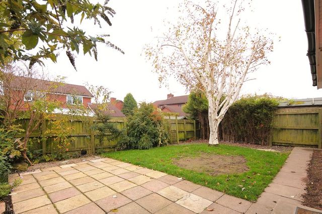  Image of 4 Bedroom Detached to rent at Walnut Close Aqueduct Telford, TF4 3TA