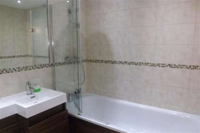  Image of 2 Bedroom Flat to rent at Waterlooville, PO7 5SU