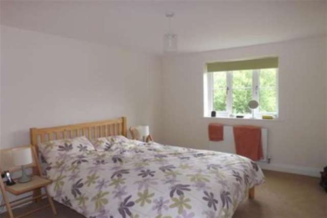 Image of 2 Bedroom Flat to rent at Waterlooville, PO7 5SU
