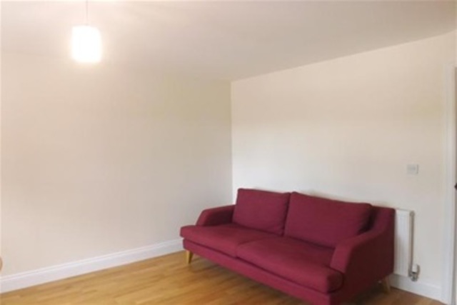 Image of 2 Bedroom Flat to rent at Waterlooville, PO7 5SU