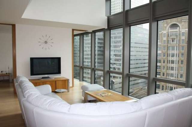  Image of 3 Bedroom Flat to rent at Canary Wharf  London, E14 4EF