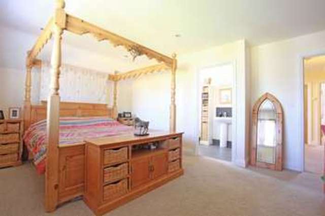  Image of 4 Bedroom Detached for sale at Salisbury Road West Wellow Romsey, SO51 6BU