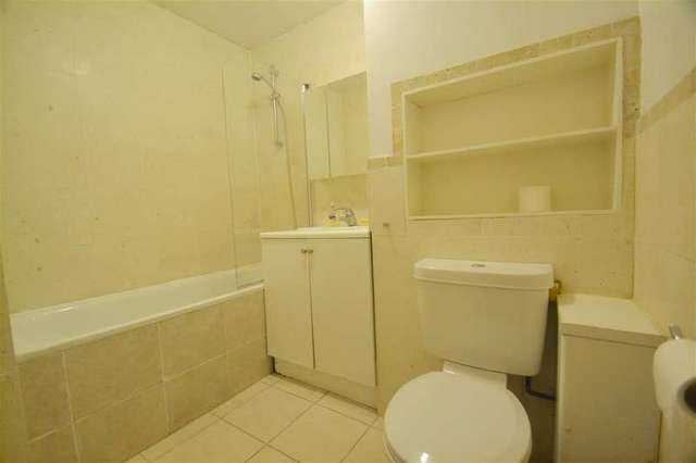  Image of 2 Bedroom Apartment to rent at Wimbledon, SW19 4LS