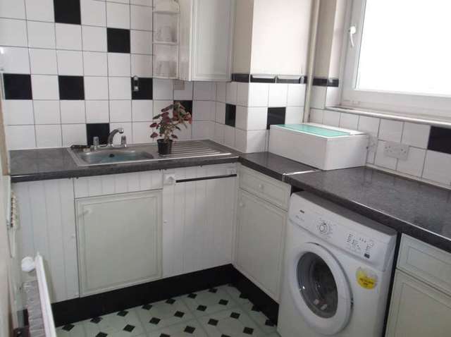  Image of 2 Bedroom Flat to rent at Churchill Gardens Road  London, SW1V 3DS