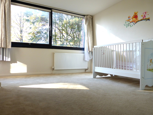  Image of 2 Bedroom Flat to rent at GOLDERS GREEN  London, NW11 7HW