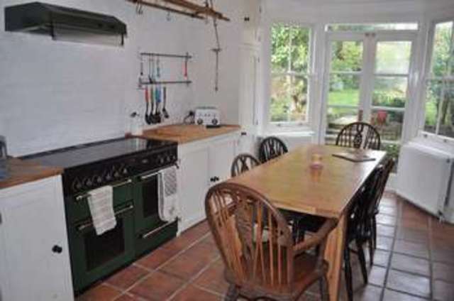  Image of 3 Bedroom Semi-Detached to rent at Carshalton Road  Carshalton, SM5 3PZ